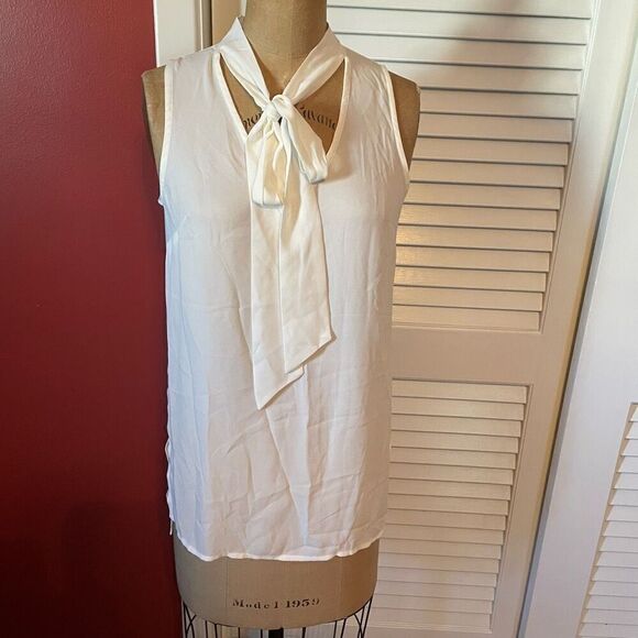 WHO WHAT WEAR | white sleeveless blouse XS NWT - Picture 1 of 7